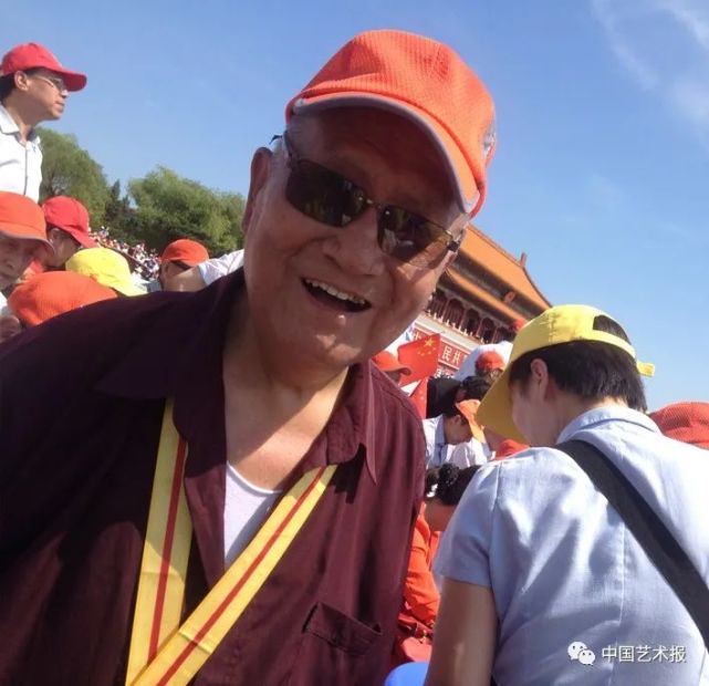 向曲艺家罗扬致敬!