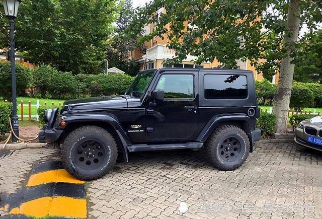 2007年12月21日,警方在丽江市郊区某处找到了木鸿章的越野车,据附近