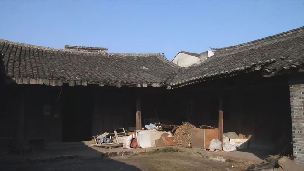 "家有滴泪屋,三年一场哭",什么是滴泪屋?有科学依据吗?_腾讯新闻