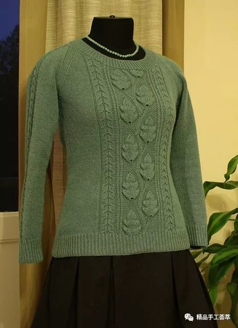 一种"藤蔓"花样的多种运用,在毛衣上很美