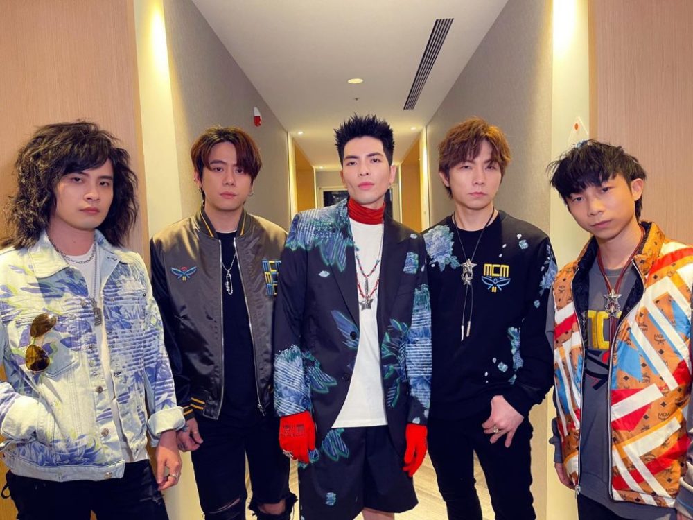 "狮子lion"团长无预警退团:下台一鞠躬_腾讯新闻