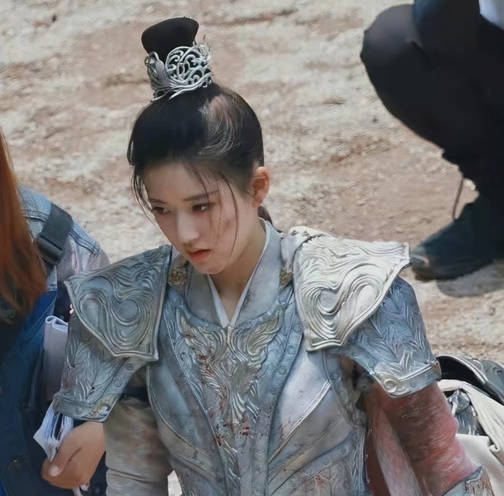 杨洋且试天下战袍路透颜值梦回夜华女主颜值却忽高忽低