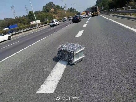 路面发现障碍物快速处置除隐患