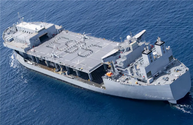 美炒作"岛礁军事化"遭中方反击后,将移动基地舰开进南海,英媒拱火