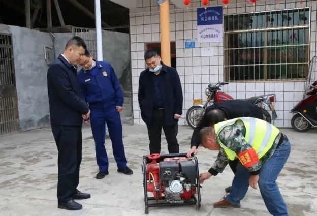 錦屏縣委書記舒健採取