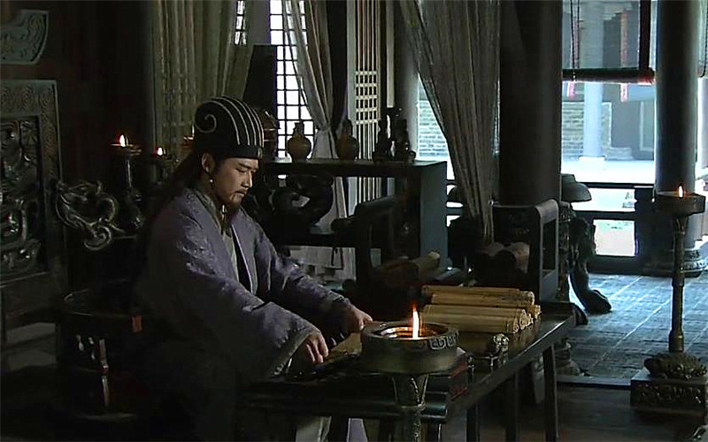 《三国演义》:不战而屈人之兵,张飞做到一次,诸葛