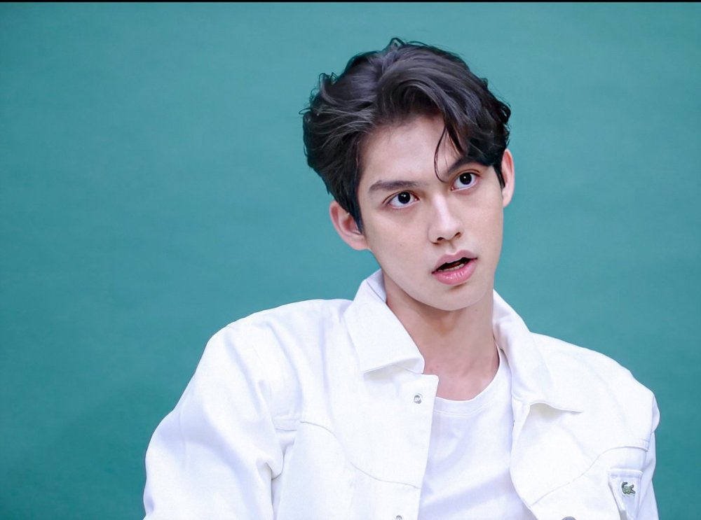 bright这张脸,还是"面瘫"时最好看插图11