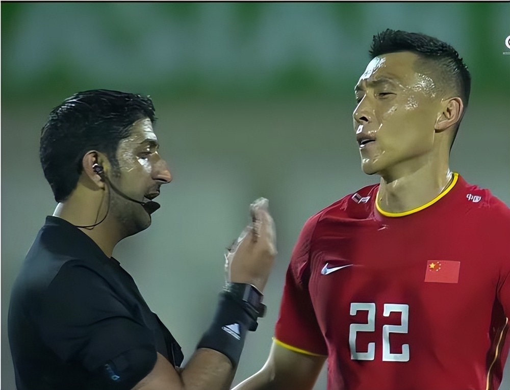 也曾在中国执教的名帅孔特拉,都对于大宝在中国男足对阵沙特队下半场