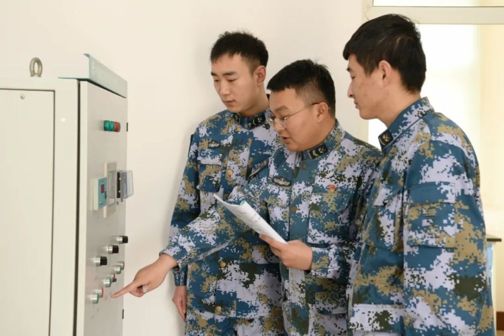 检查维护挚爱赵滦浅,追寻风雨雷电他们初心不改,始终如一仰望浩瀚