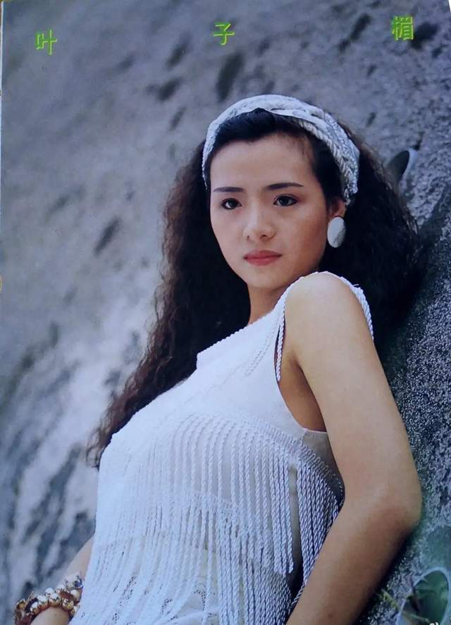 这期间她陆续出演了《霸王花《富贵开心鬼》等电影,还在成龙执导的