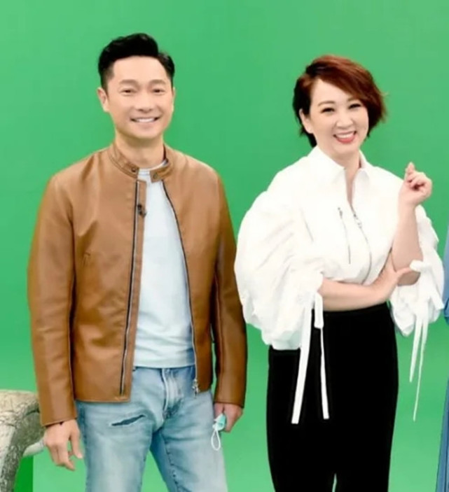 谢祖武一家近况,与妻子结婚20年仍恩爱,19岁帅气儿子考入戏剧系|岳翎
