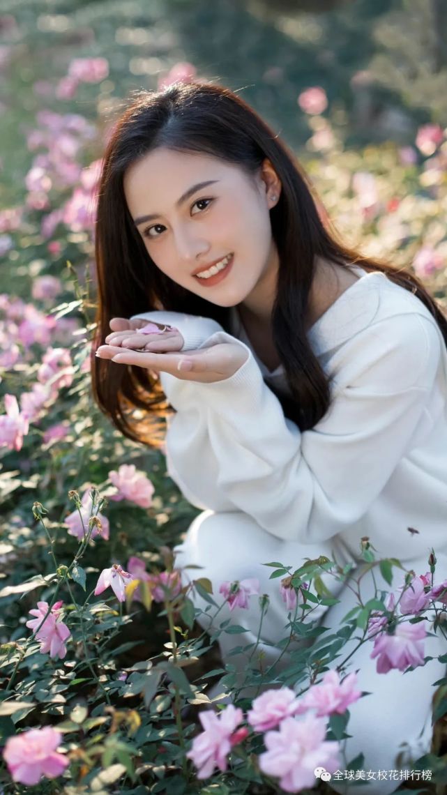 广西艺术学院美女朱梦茹