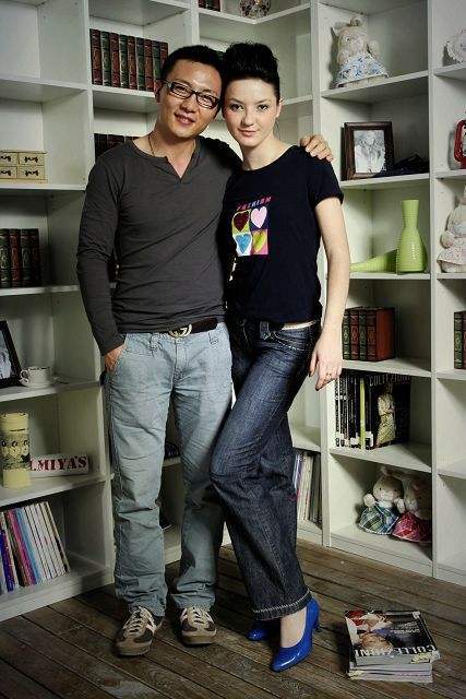 《宋华无奈的情缘》(56)——甄美丽夫妻来了