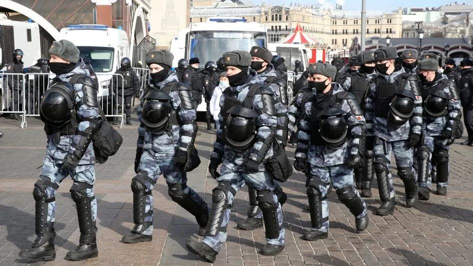 十二位俄罗斯国民近卫军成员因拒绝参战而被开除_腾讯新闻