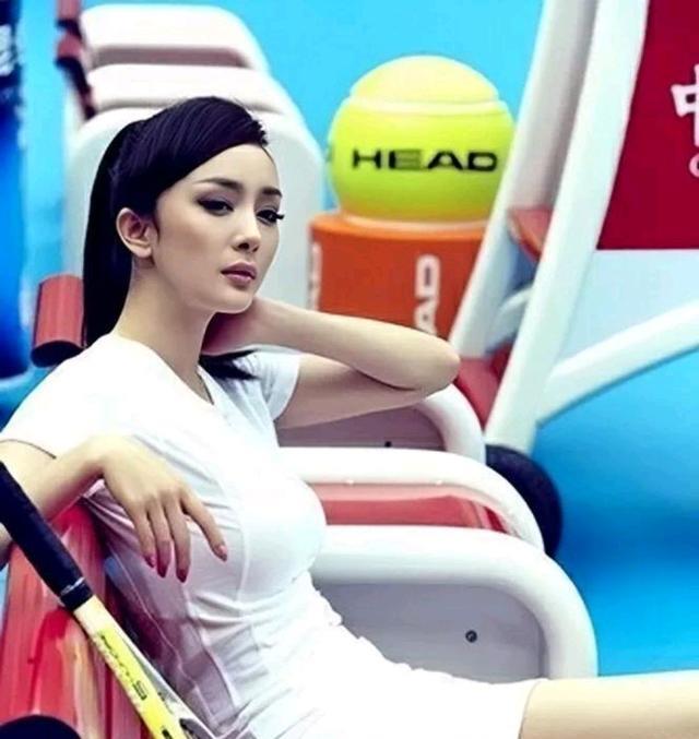 杨幂早年网球照:身材比例完美,拥有"黄金切割点"