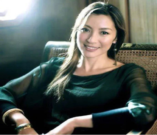 好莱坞巨星中国功夫女王揭秘杨紫琼的侠骨柔情