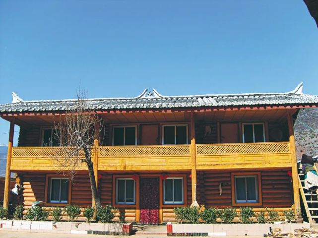 是居住在高山森林地区的彝族民居建筑类型,云南境内主要盛行在滇西北