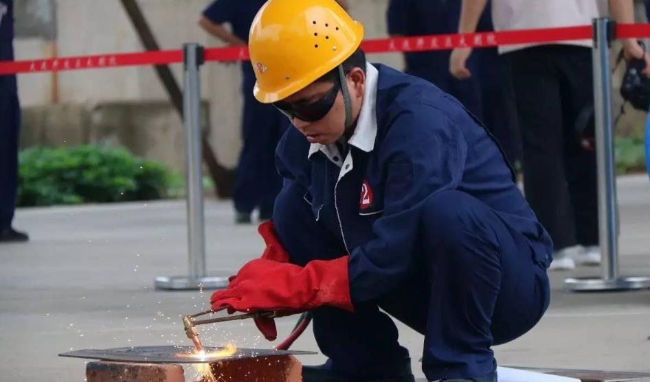 中国高级技工现状人才缺口大随时可能停工停产技校却遭人嫌