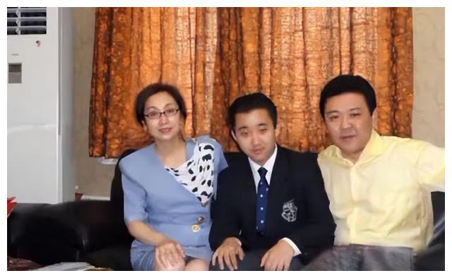 牟玄甫妻子徐琴,与丈夫青梅竹马,互相"抱怨"的日子亦很甜蜜