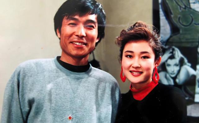 演员谢园:一生无儿无女,61岁遗憾离世,他的小妻子邱悦怎样了?