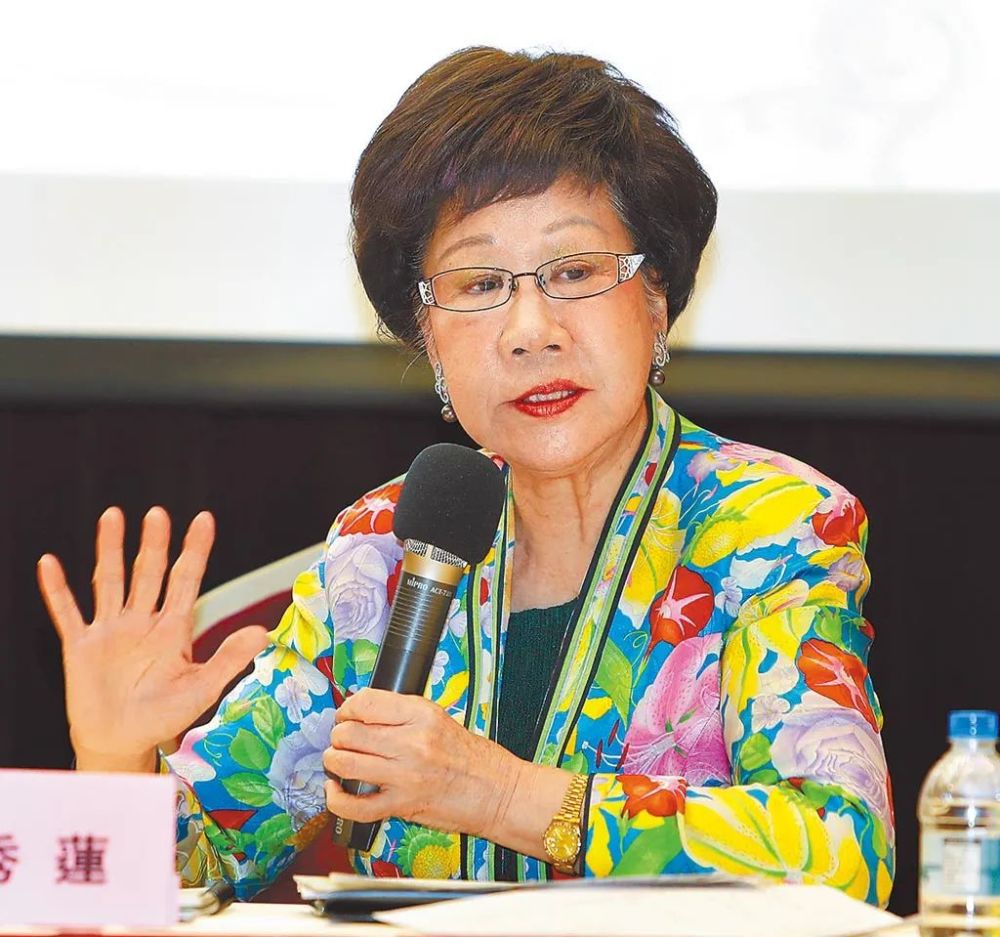 台湾新闻脸吕秀莲的清醒与何志伟的沉醉