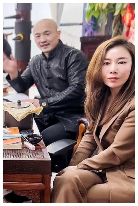 武僧一龙正式投身影视界,亲自参与编剧,姐姐颜值抢镜