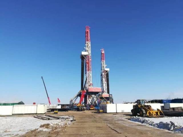 大庆油田钻探钻井二公司首次实现大庆页岩油三开一趟钻