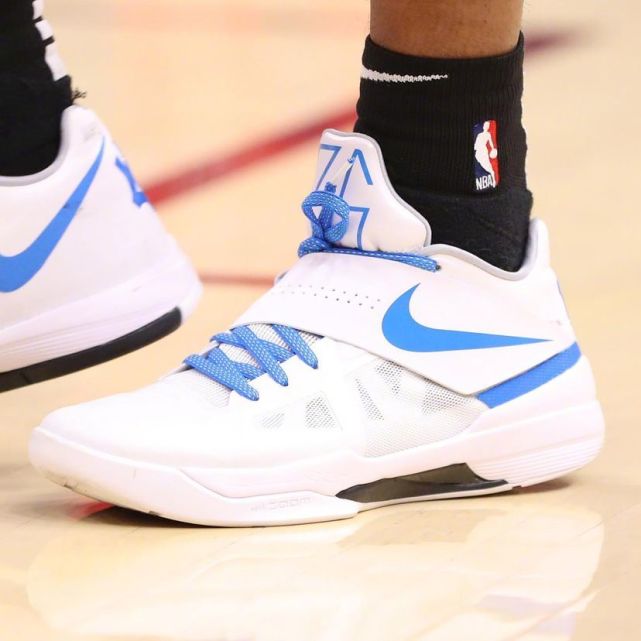 球鞋上脚:欧文穿kyrie low3,胖虎穿锡安二代