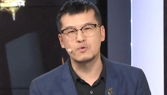 董路又蹭热点眼馋篮球名嘴杨毅一篇文章赚5万惨遭外界一片骂声