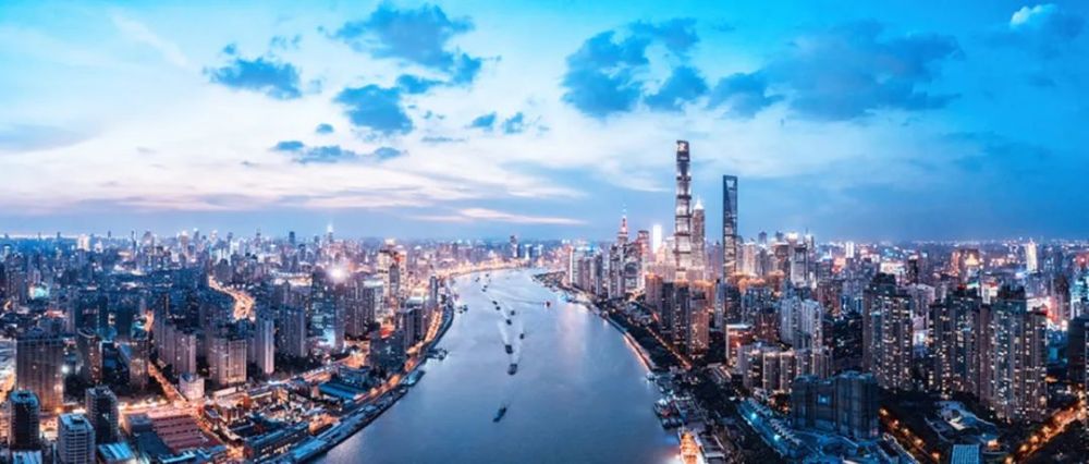 上海豪宅市场走出一波火热行情，其中一线江景豪宅最受市场追捧。