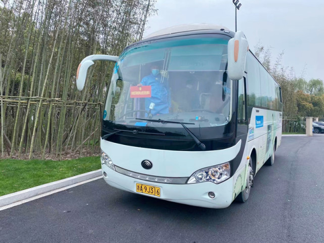 从3月9日起,司机陈国庆,黄官军,黄涛便承担起了密接人员的转运工作.