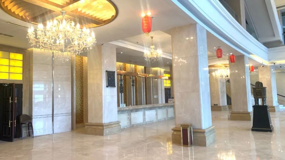 安全的前提下,严格按照标准火速完成了台安大酒店6-9层108个隔离房