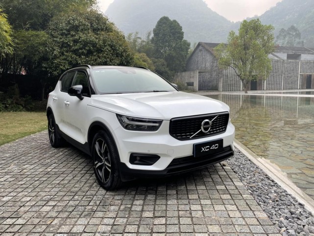 适合年轻人的豪华suv,实拍沃尔沃xc40