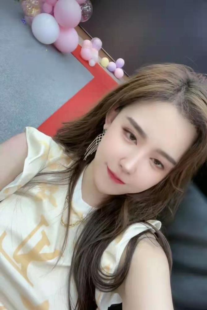 自爆是辛巴旗下艺人网红四姐透露停播原因为凑钱现在负债累累