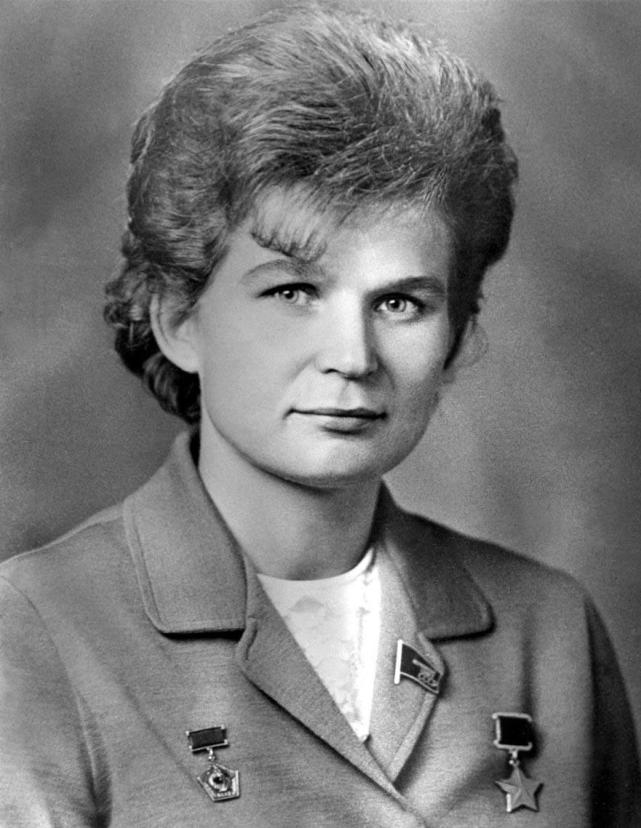 第一位进入太空的苏联女宇航员后来却开始从政