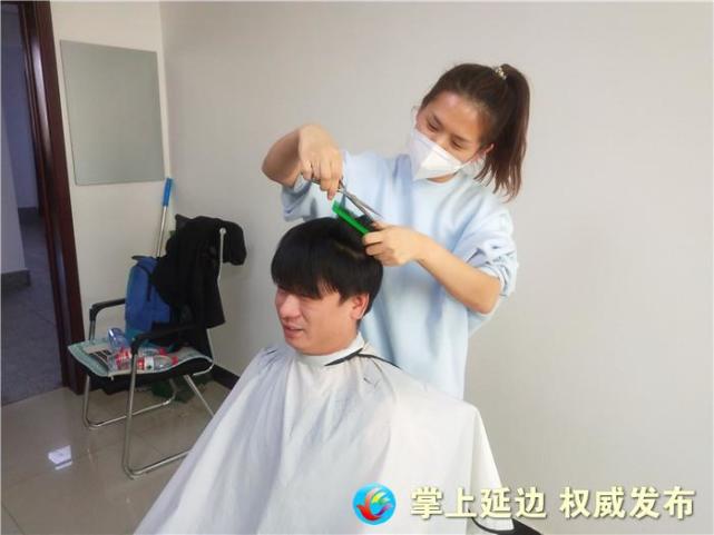 为让一线疫情防控人员更好地投入到抗疫工作中,来自汪清县玲玲发屋的