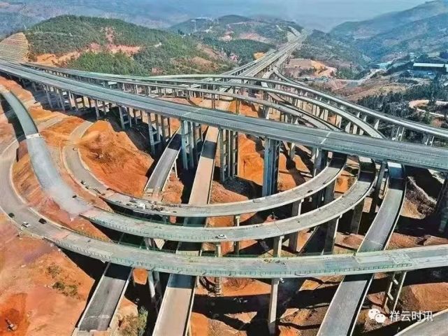 在打通县域民族团结进步"大通道"的同时,祥云县围绕"大祥巍"一体化