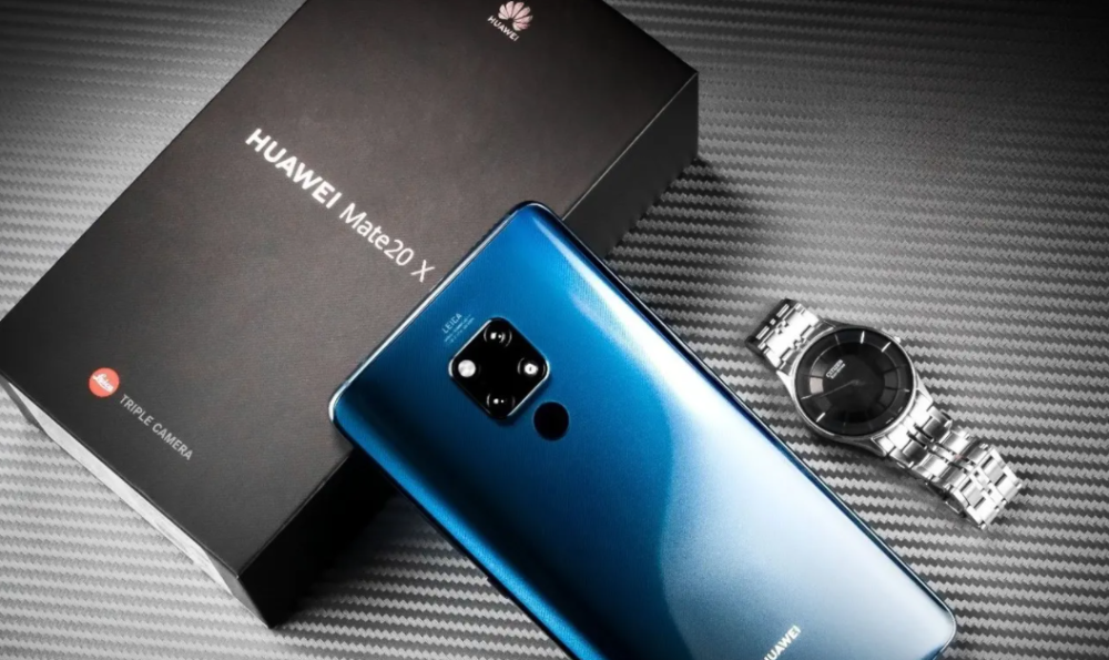 华为在2019年8月份推出了mate20 x 的5g版本,这是华为5g手机首次和
