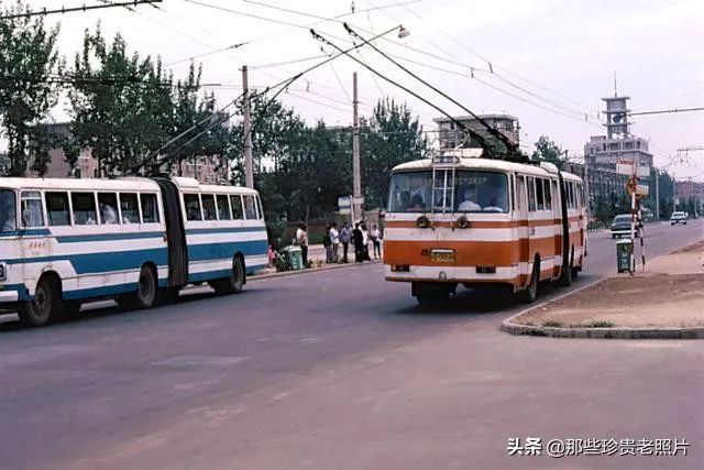 一組80年代全國各地的公交車老照片,有你所在的城市嗎?