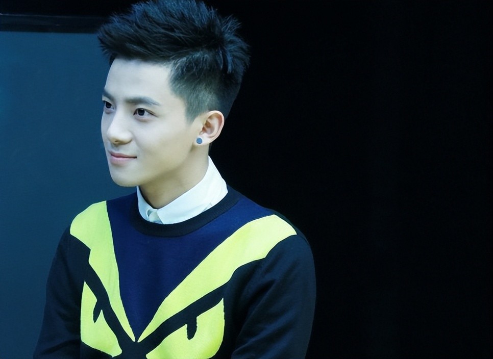 17岁参加选秀后发展一般快男吴俊余29岁重新出道赵露思等支持