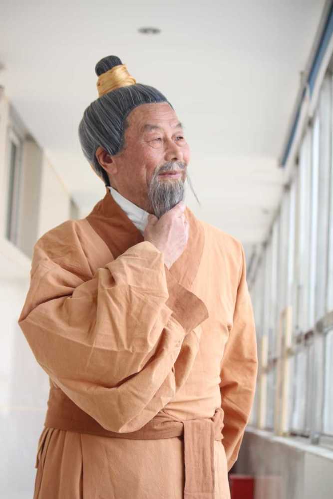 周口79岁爷爷玩"古装穿越"成网红_腾讯新闻