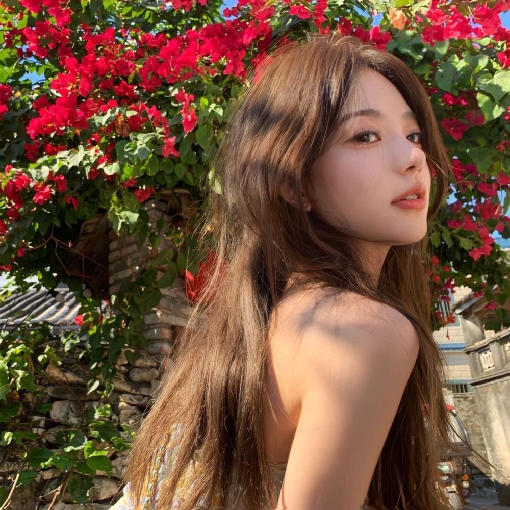 头像鲜花和美女最配啦