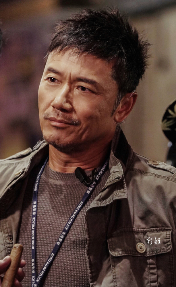 苗侨伟牵手戚美珍:夫妻共用一个账号,恩爱32年,一双儿女长得好