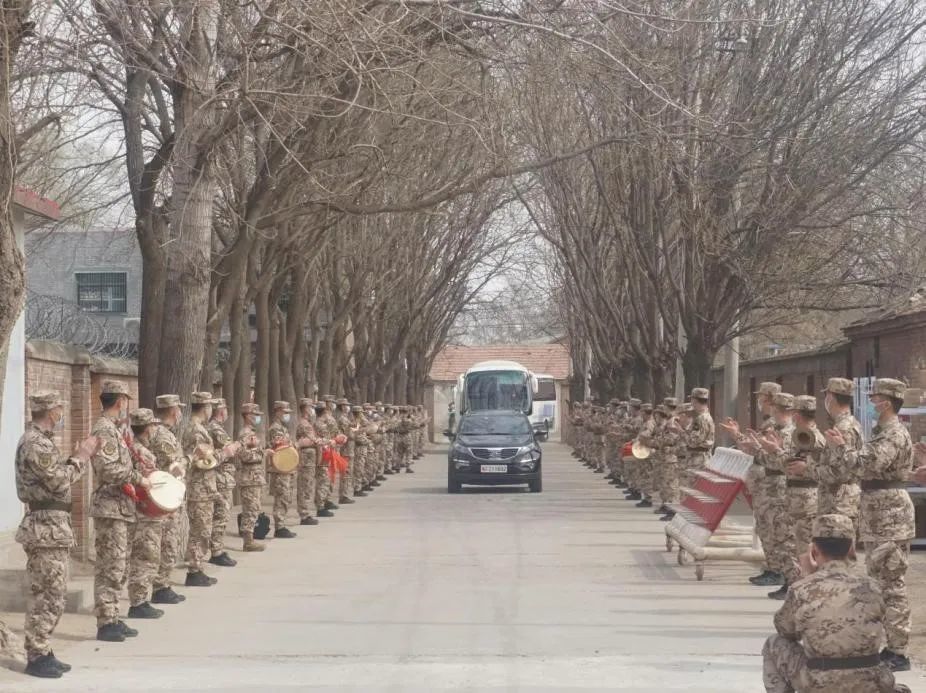 墨墨背单词上限什么用军旅第一步延期助力新兵九个