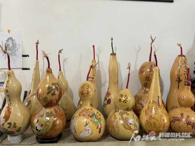 以铁为笔以火为墨他在葫芦上火针刺绣