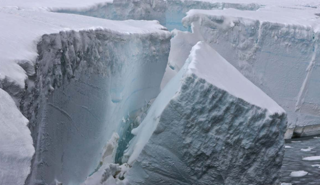 南极异常升温近40℃,存在数千年的冰川崩塌