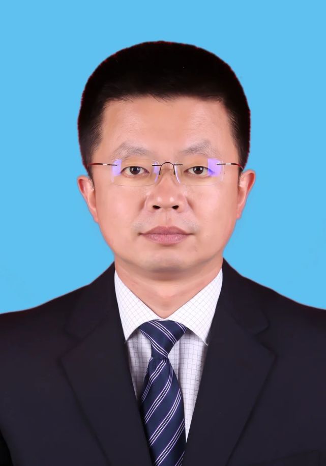 贾晓伟,男,汉族,1975年7月生,陕西榆林人,中共党员,大学本科学历.