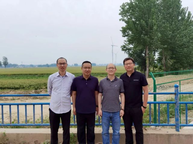 肖伟专注于产品的研发;到清华四川能源互联网研究院工作的前3年,他