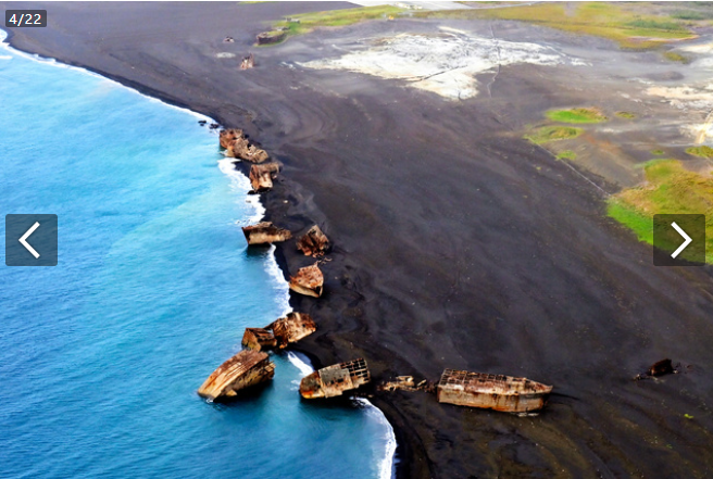 是大爆发的先兆日本硫磺岛附近火山狂喷烟柱地面每年鼓起1米