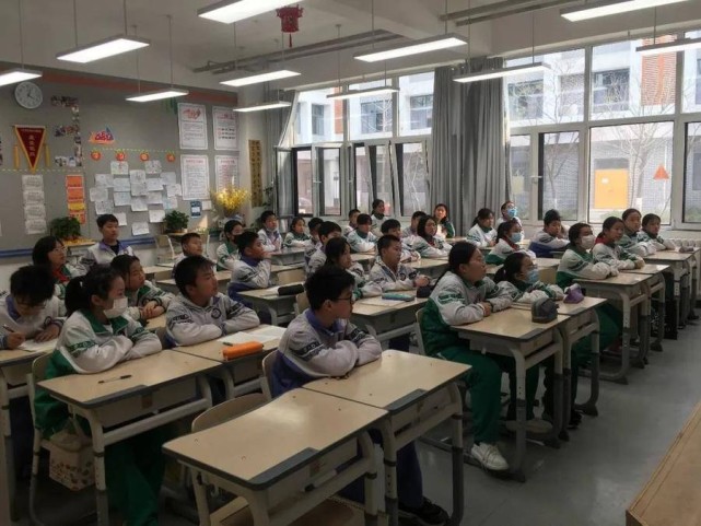 山大附中奥体中路学校线上植树节活动顺利举行